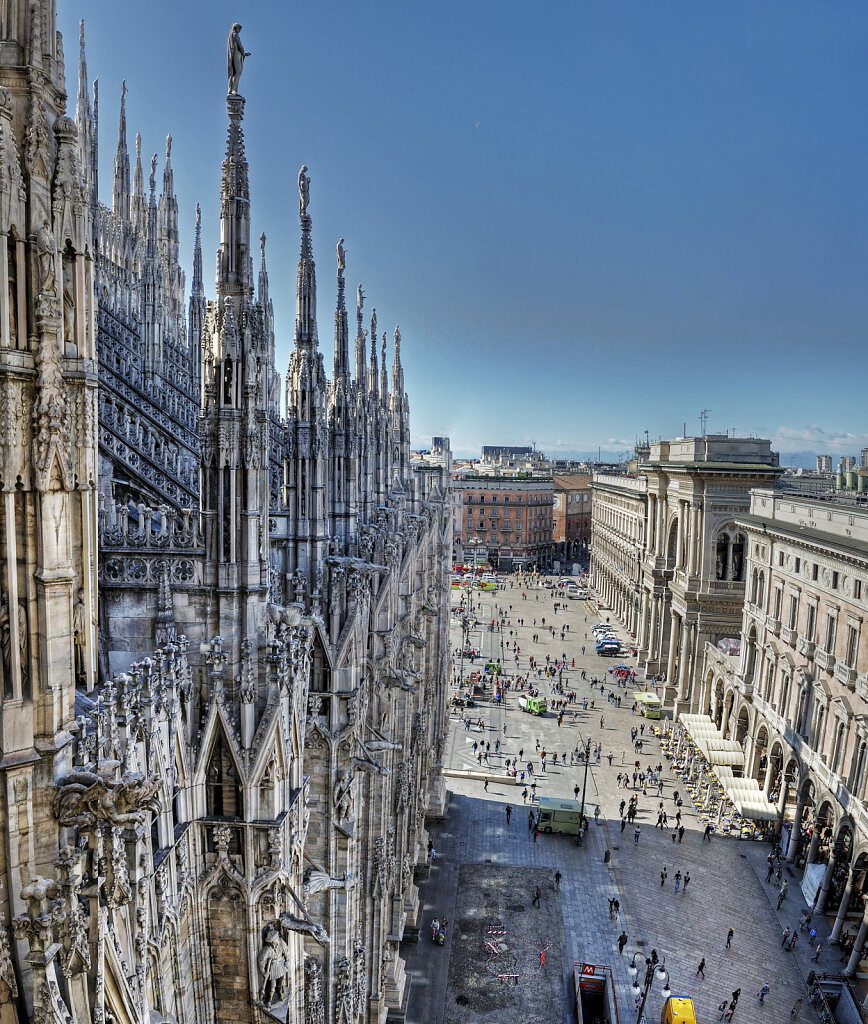 mailand  (37) – duomo / dom - die westseite teilpanorama