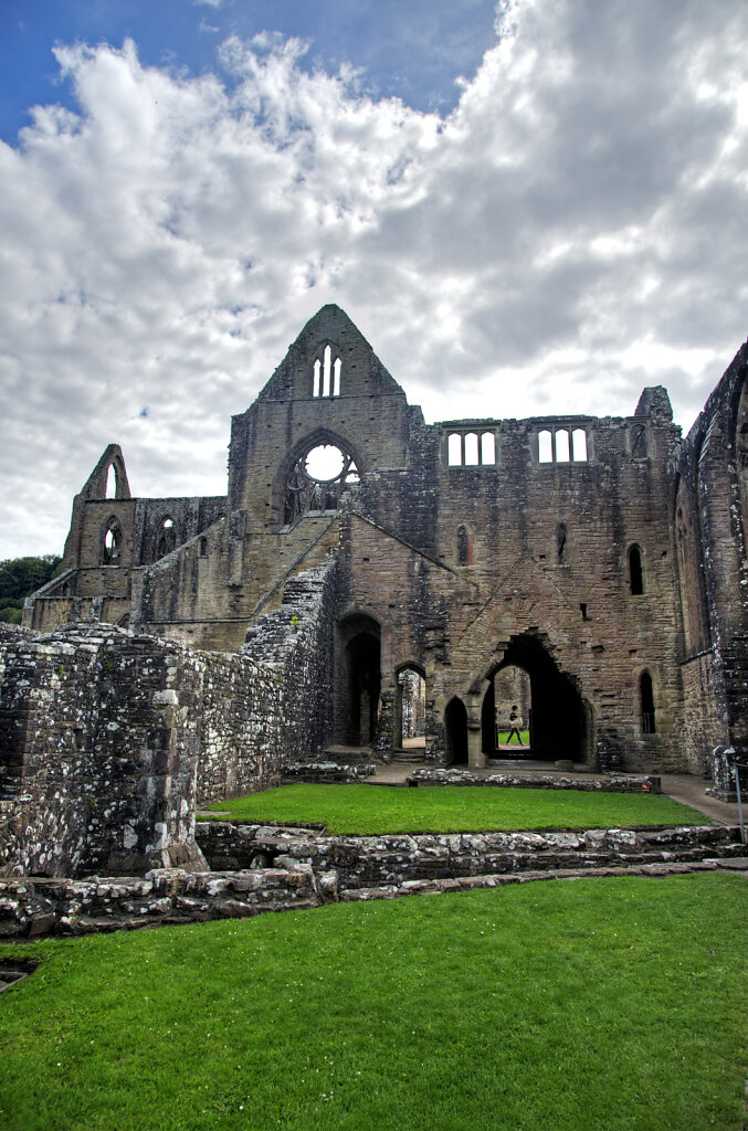 wales –  tintern abbey (02)