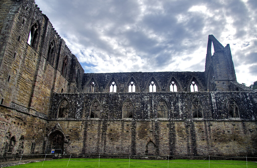 wales –  tintern abbey (35)